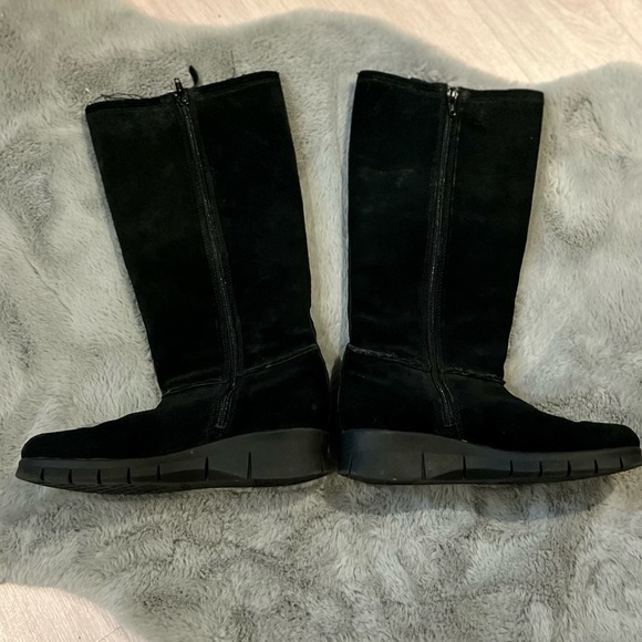 AEROSOLES - Picture 2 of 3